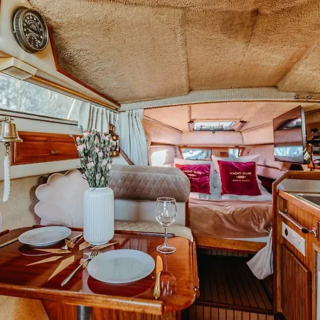 Yacht Hotel - Houseboat - Pedal Boat, Motorboat Free Mielno  Exterior photo