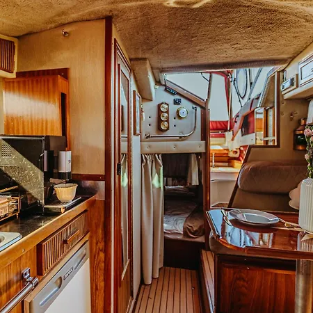 Yacht Hotel - Houseboat - Pedal Boat, Motorboat Free Mielno  Exterior photo