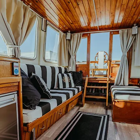 Yacht Hotel - Houseboat - Pedal Boat, Motorboat Free Mielno  Exterior photo
